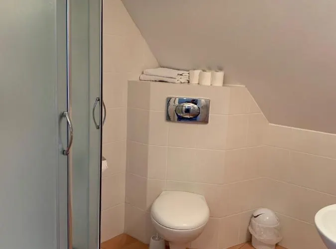 - W Domku Na Wyspie Sobieszewskiej. 3*