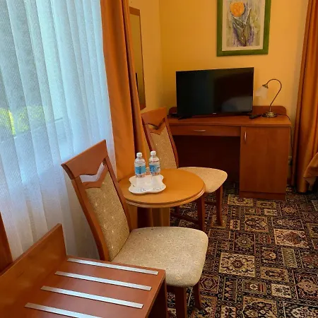 - W Domku Na Wyspie Sobieszewskiej. 3*