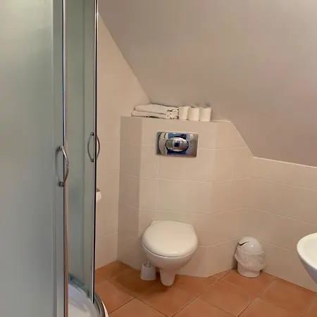 - W Domku Na Wyspie Sobieszewskiej. 3*